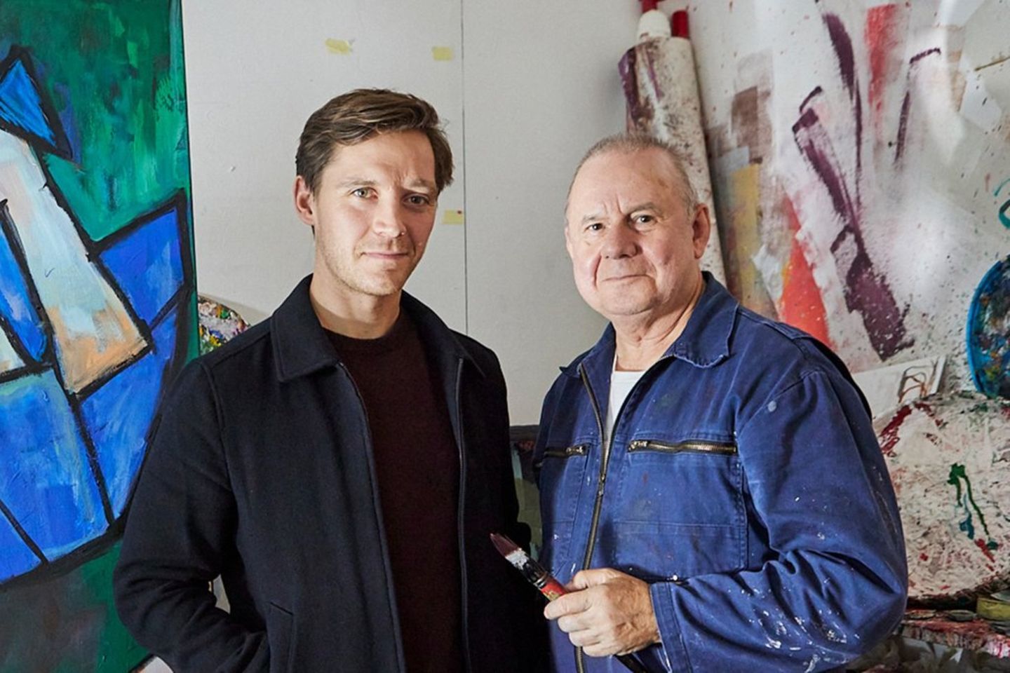 "Die Frau in Blau": Denis (Jonas Nay, l.) und Alfred (Joachim Król) entwickeln eine ganz besondere Freundschaft.