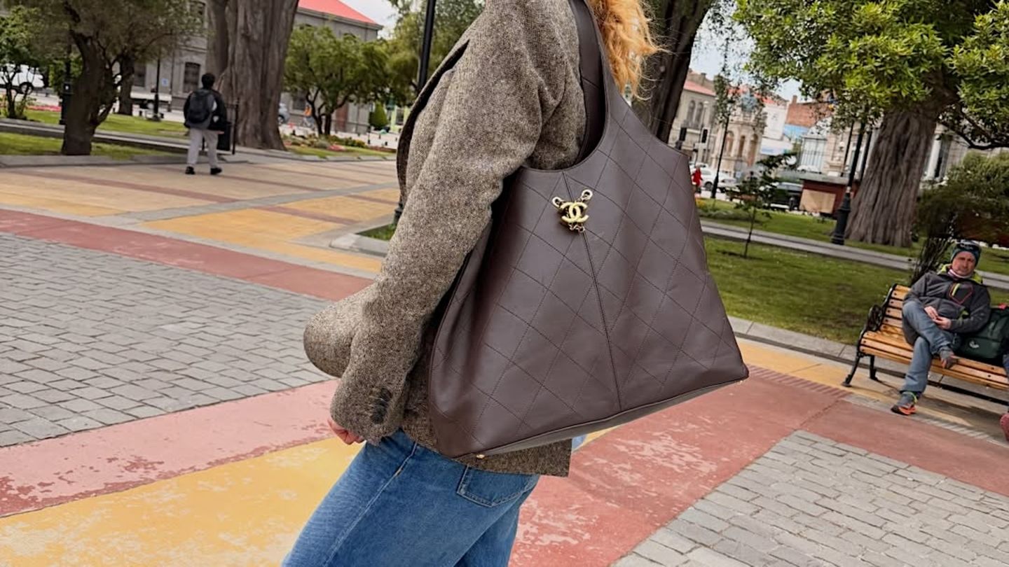 Accessoires-mit-Glam-Faktor-Ihr-Luxus-Accessoire-hat-den-Wert-eines-Gebrauchtwagens