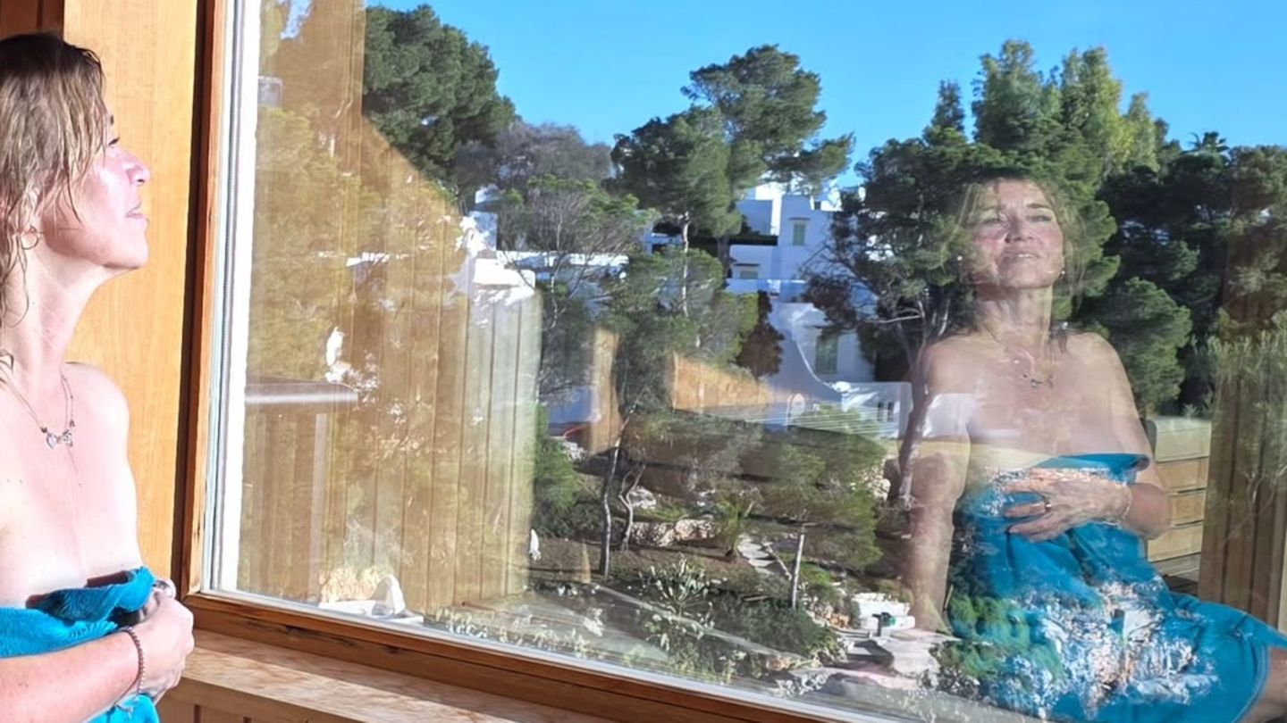 Star-Selfies-Spieglein-Spieglein-an-der-Wand-wer-ist-die-hei-este-im-Land-