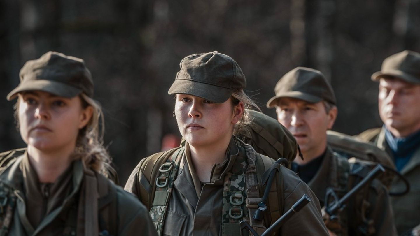 Kronprinzessin-Amalia-der-Niederlande-Milit-rische-Basisausbildung-abgeschlossen