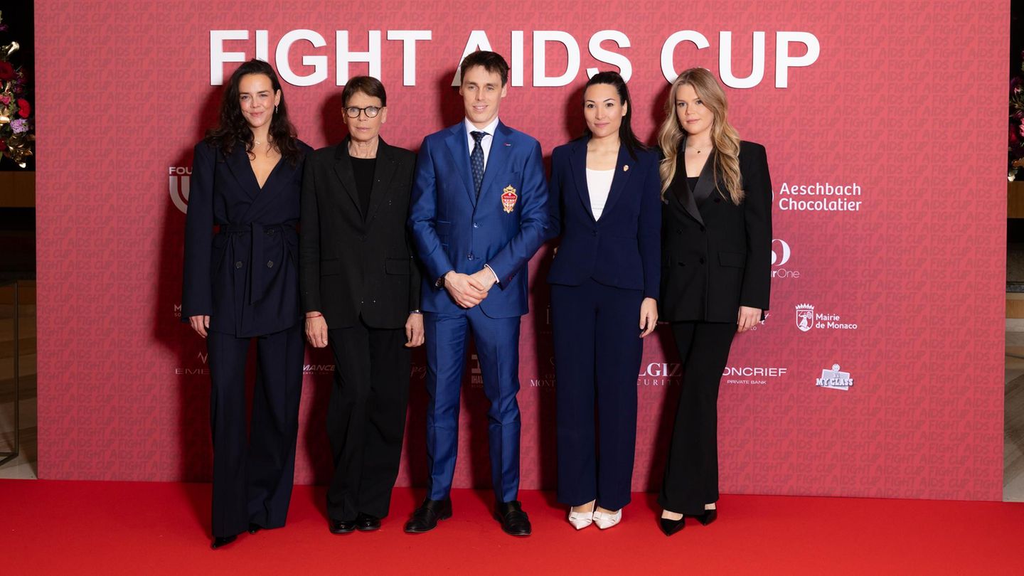 Royale-Looks-F-r-diesen-Anlass-versammeln-sich-alle-drei-Kinder-von-Prinzessin-St-phanie