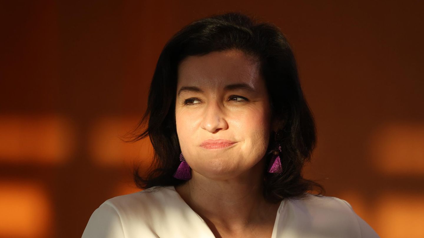 Dorothee-B-r-Zum-Geburtstag-ihres-Mannes-verkleidet-sie-sich-als-Super-Mario-und-er-