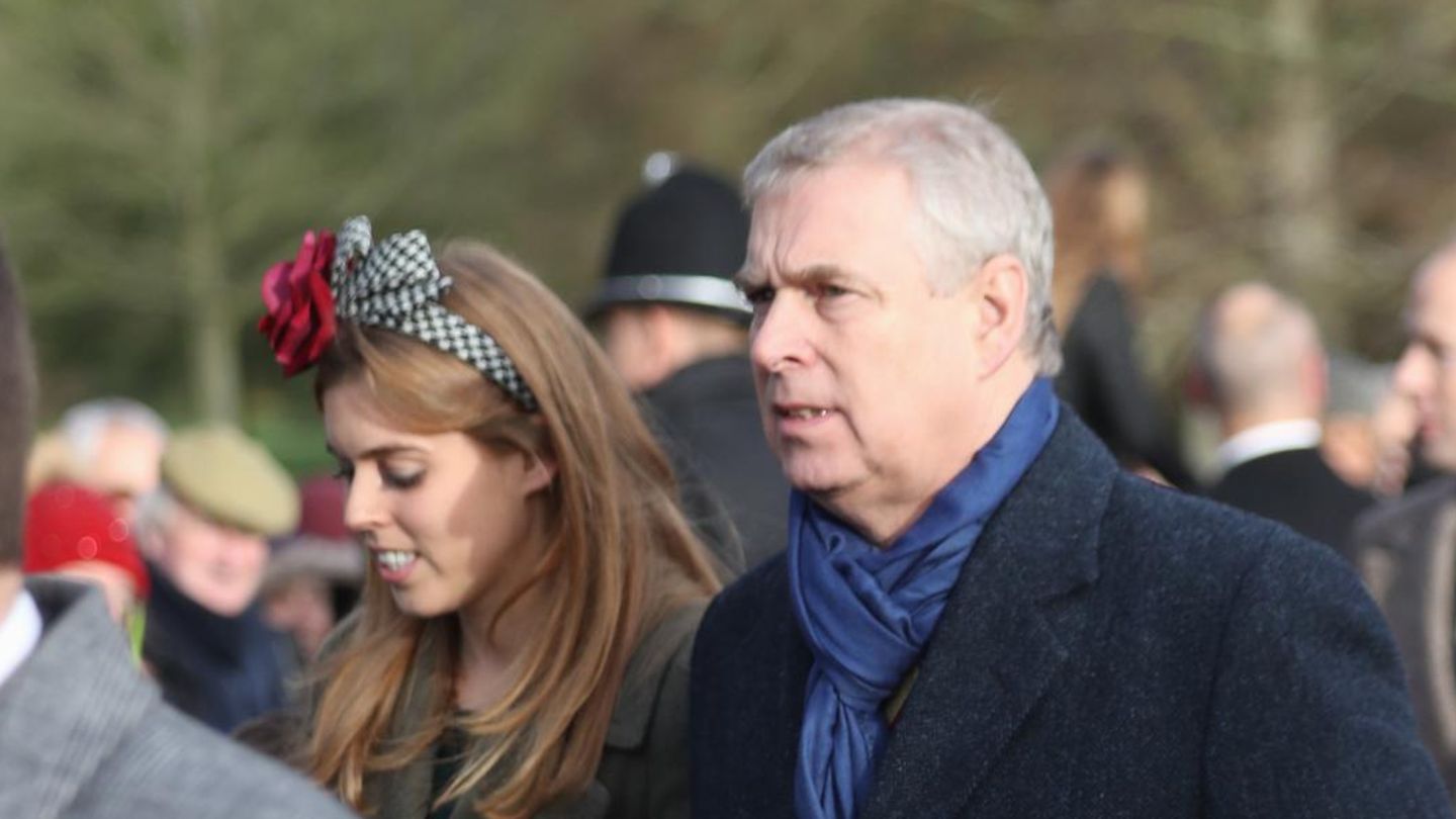 Prinzessin-Beatrice-Prinzessin-Beatrice-besucht-Vater-Andrew-mit-Tochter-Sienna