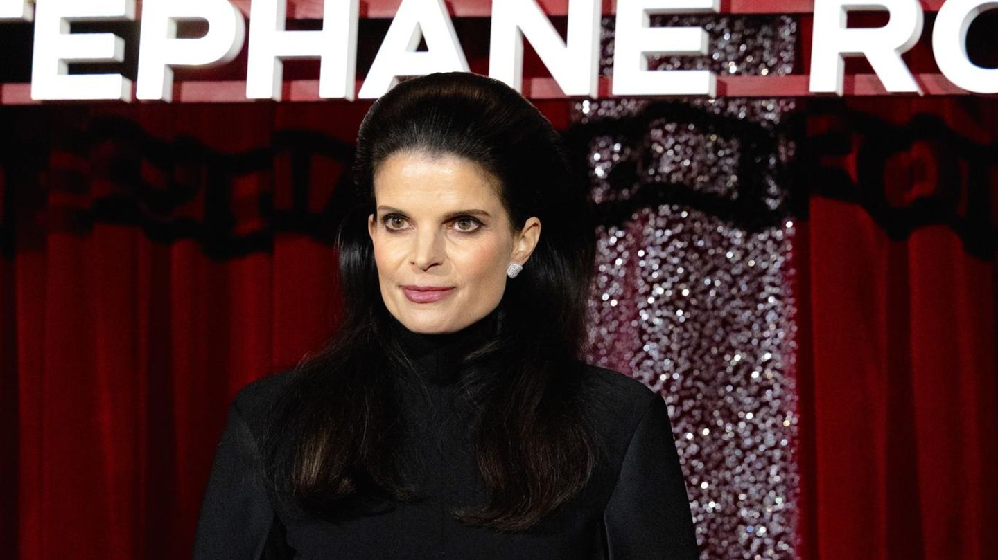 Athina-Onassis-Absolute-Seltenheit-Milliard-rin-Athina-Onassis-bei-der-Paris-Fashion-Week