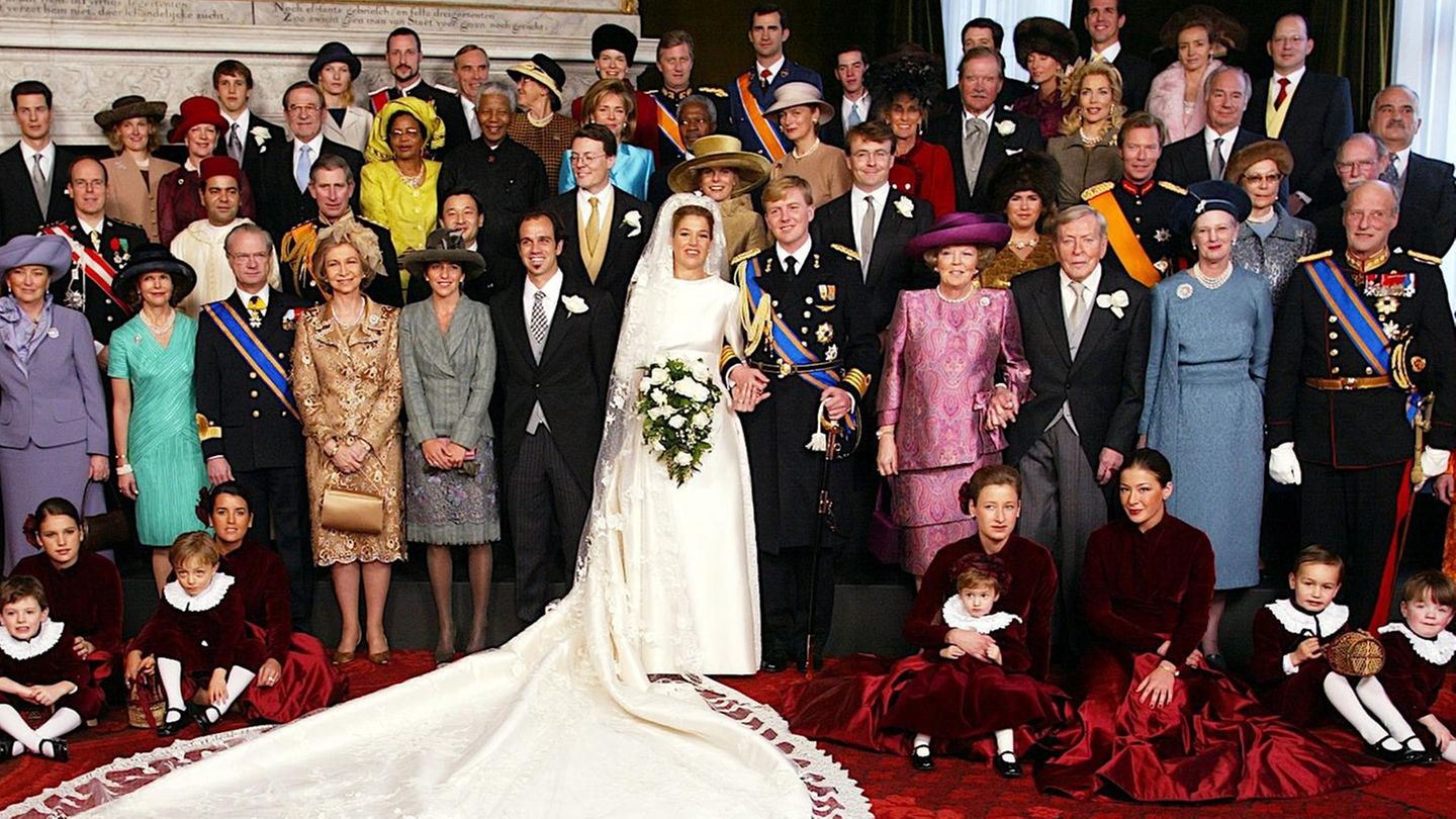 M-xima-Willem-Alexander-der-Niederlande-Die-sch-nsten-Looks-ihrer-royalen-Hochzeitsg-ste-2002