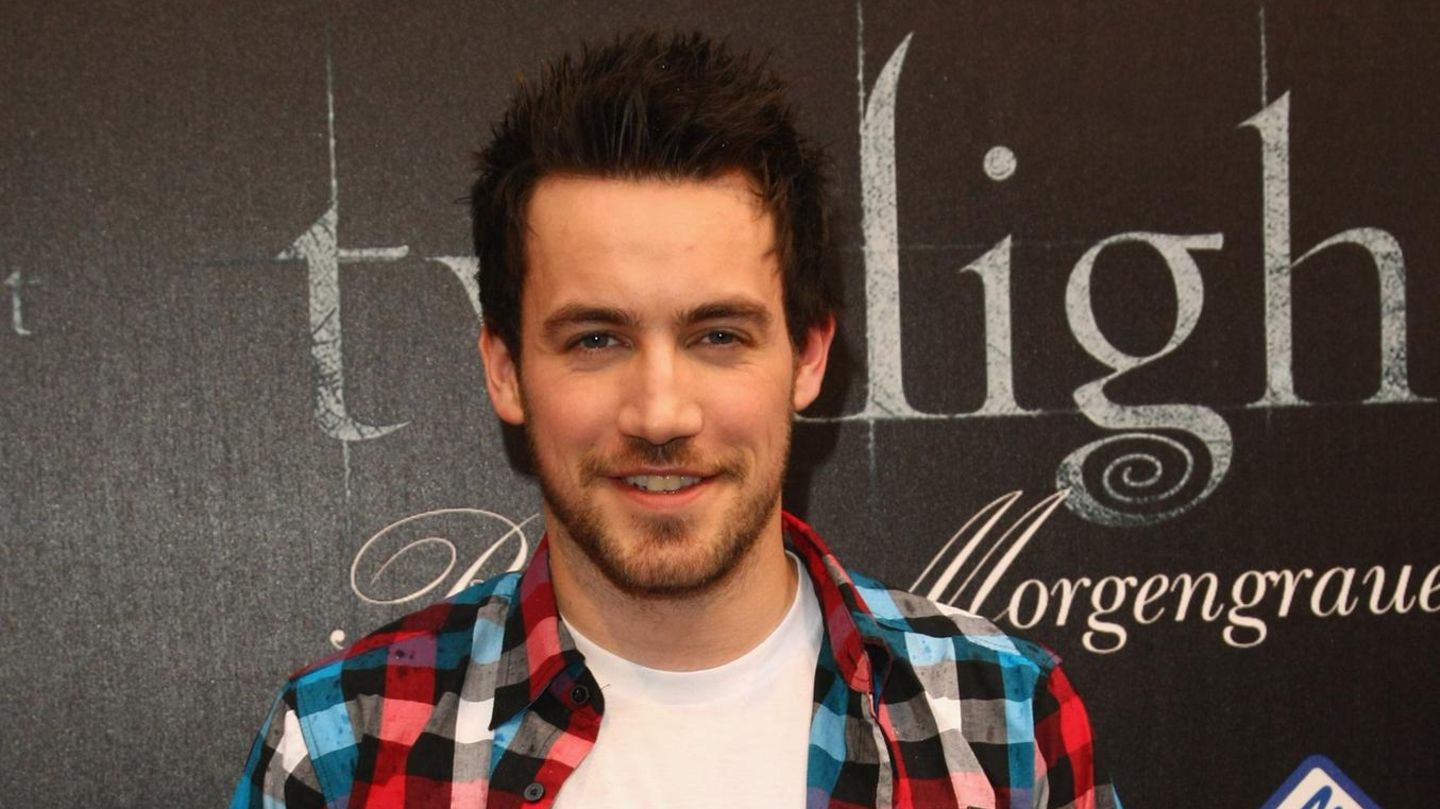 Arabella-Kiesbauer-Vera-Int-Veen-Britt-Jan-K-ppen-pr-sentiert-einen-neuen-Look-und-die-Fans-lieben-ihn