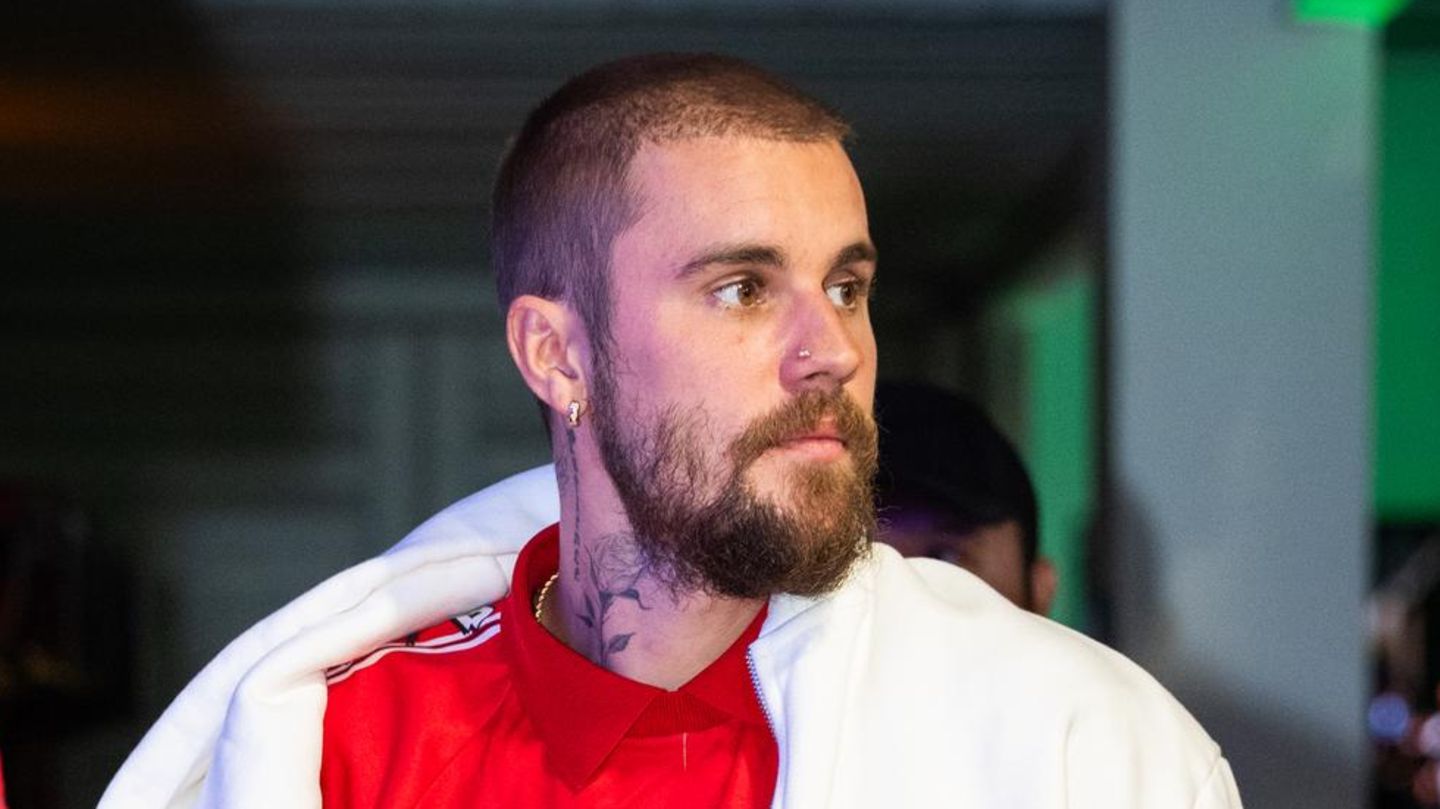 Justin-Bieber-Bei-den-Grammys-wird-Justin-Bieber-auf-seine-Ex-Selena-Gomez-treffen