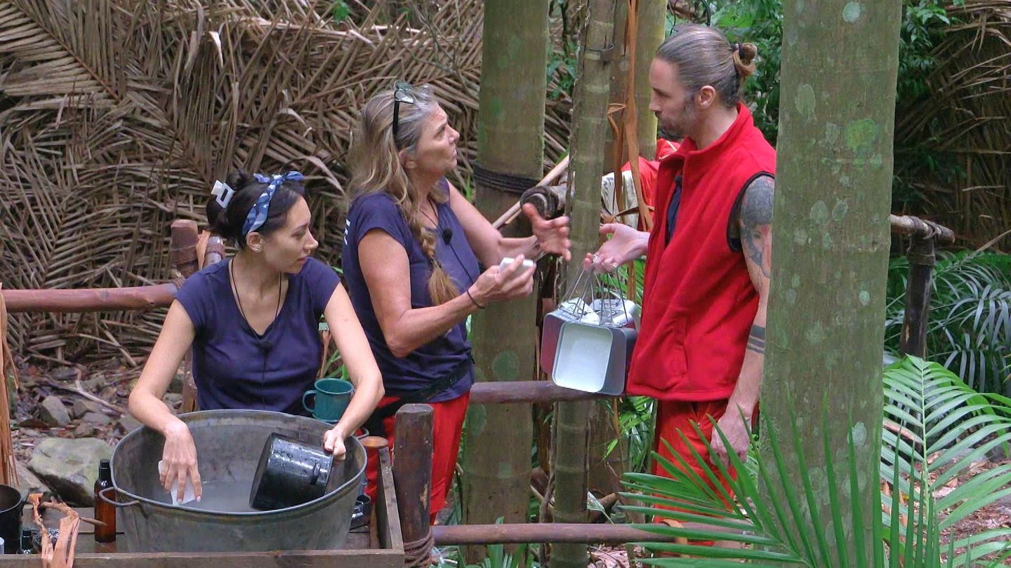 Dschungelcamp-Neuer-Rekord-Schon-mehr-als-100-Regelverst-e-im-Dschungelcamp