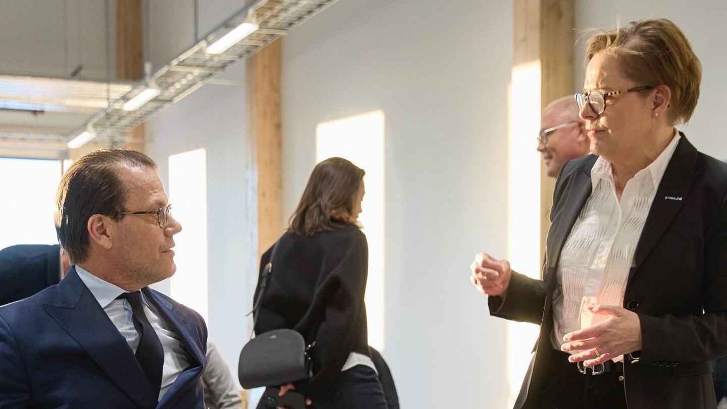 Prinz-Daniel-Bei-Termin-sitzt-er-pl-tzlich-in-einem-Rollstuhl