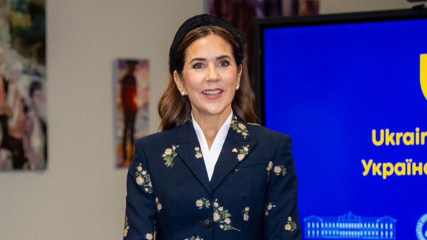 Zwei-Royals-ein-Look-Zufall-oder-Stil-Duell-K-nigin-Mary-sorgt-im-Kate-Look-f-r-Wirbel