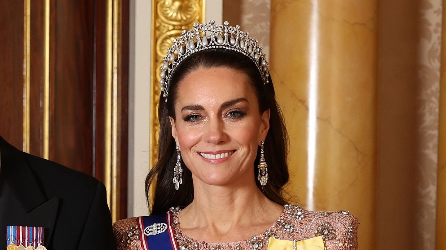 Catherine-Princess-of-Wales-Das-Geheimnis-warum-Kates-Diadem-niemals-verrutscht