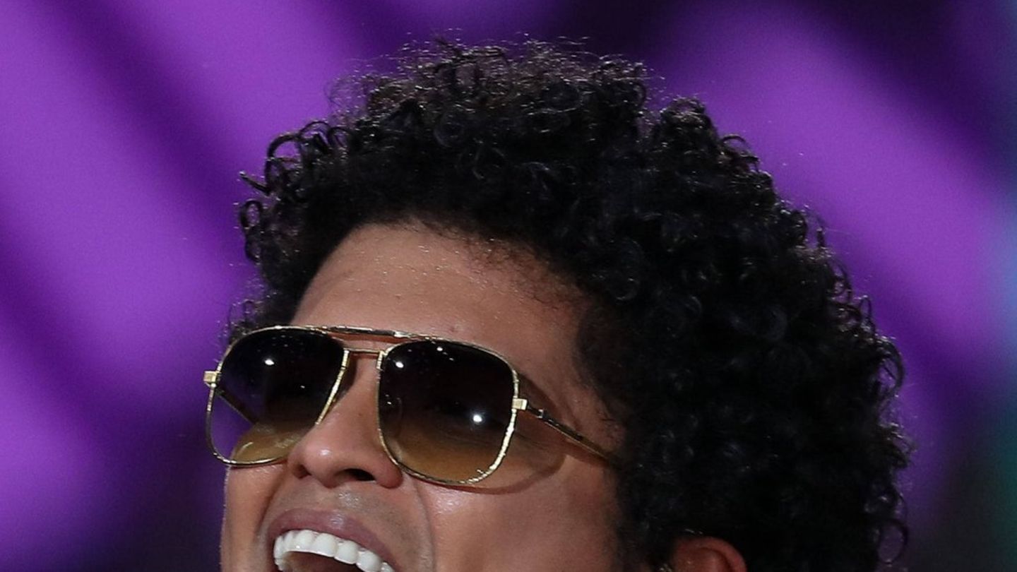 Bruno-Mars-Er-performt-bei-den-Grammys