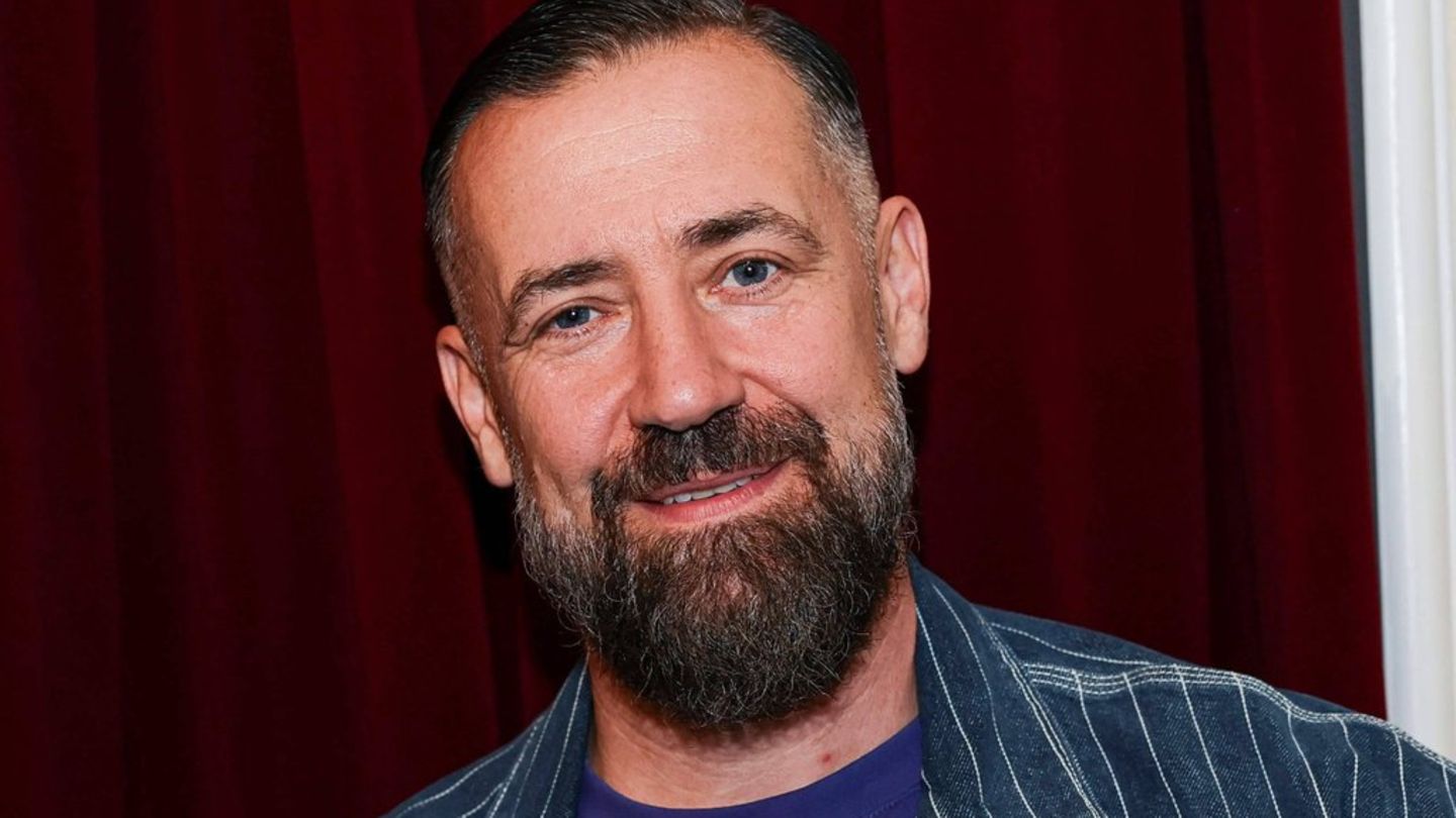 B-rger-Lars-Dietrich-allein-an-Geburtstag-Er-trauert-um-seine-verstorbene-Mutter