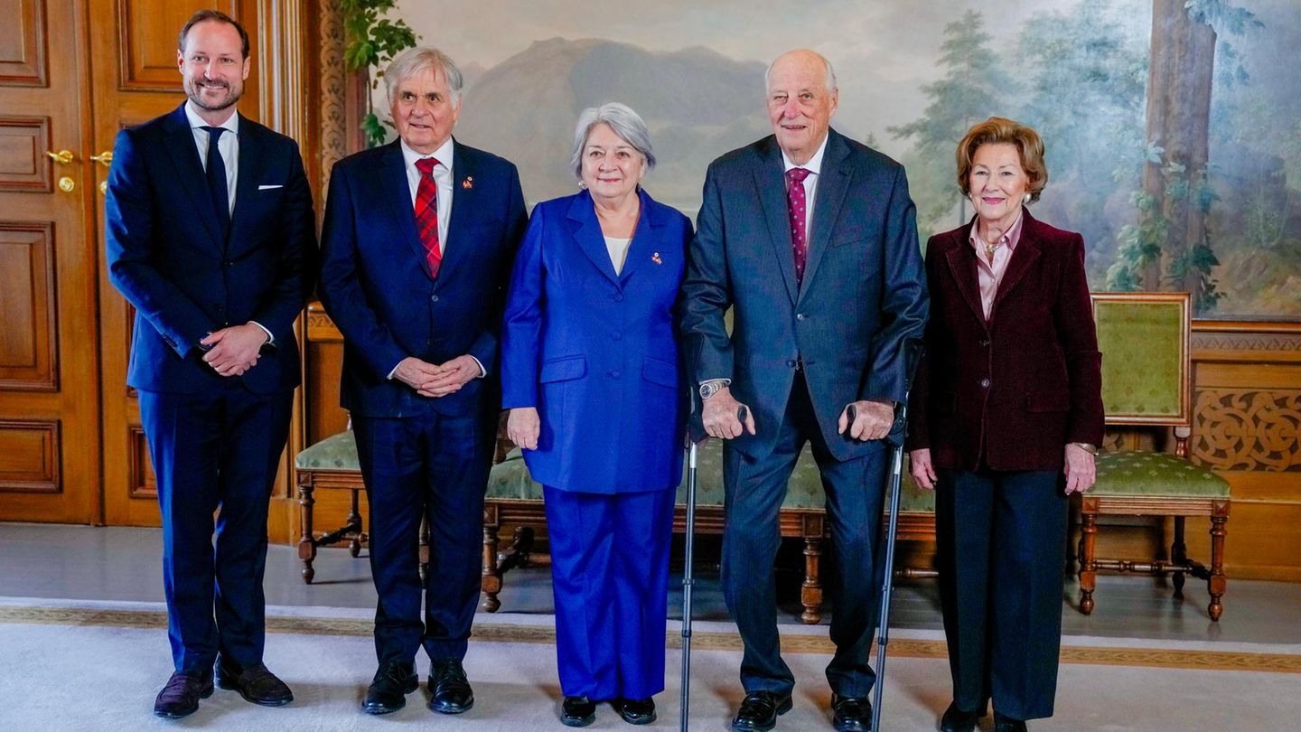 Royaler-Terminkalender-2026-Prinz-Haakon-macht-gute-Miene-zum-b-sen-Spiel