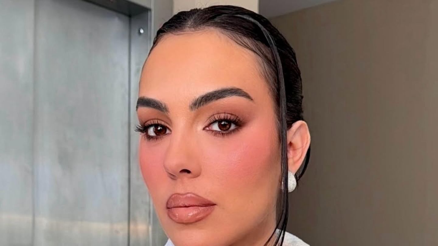 Ketten-Ringe-Co-Doppelt-h-lt-besser-Georgina-Rodriguez-protzt-im-Doppelpack