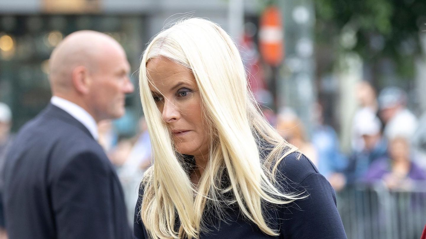 Prinzessin-Mette-Marit-Palast-reagiert-Sie-hat-Ghislaine-Maxwell-getroffen