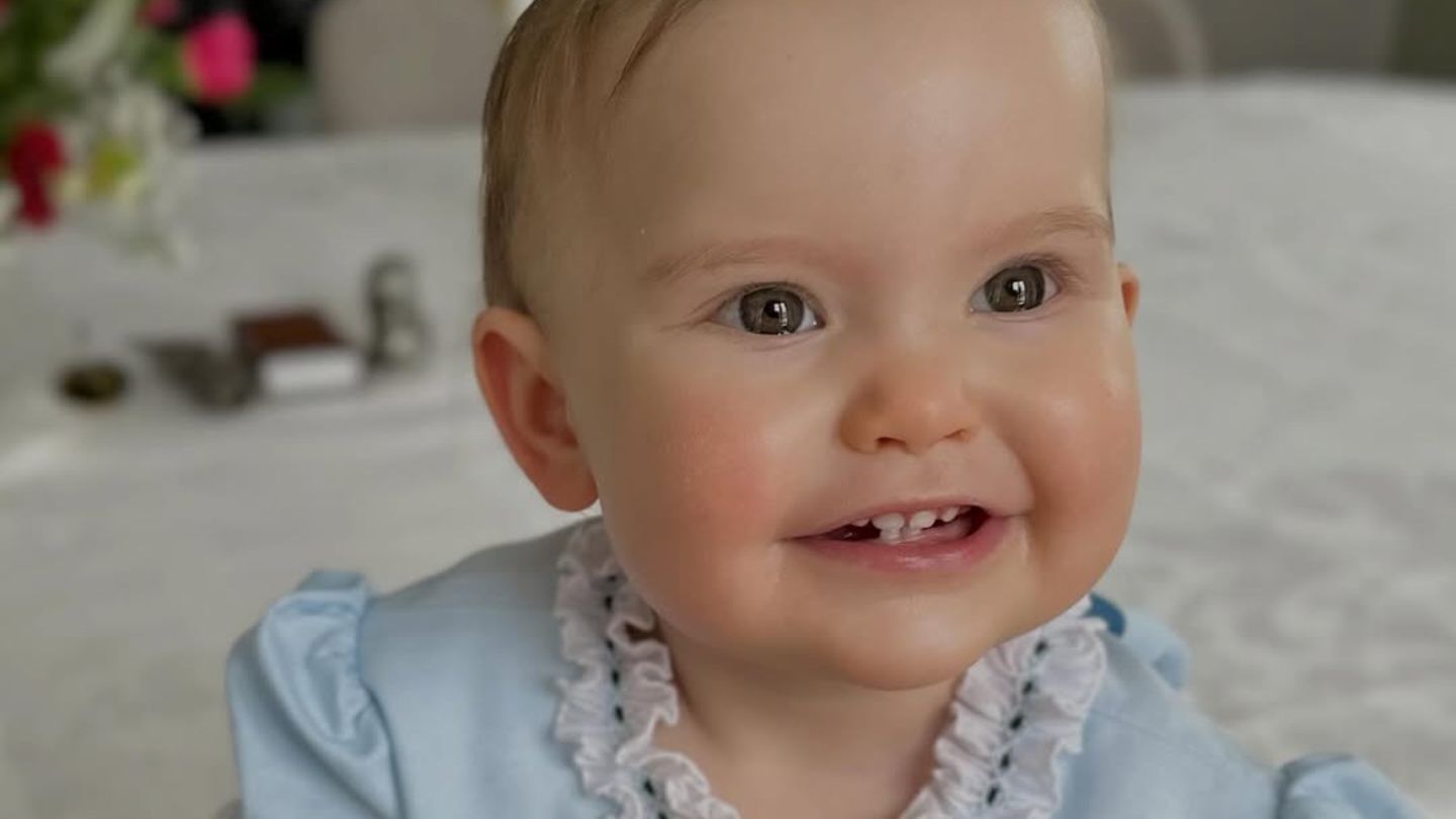 Prinz-Carl-Philip-Prinzessin-Sofia-Carl-Philip-und-Sofia-feiern-ihren-kleinen-Sonnenschein-