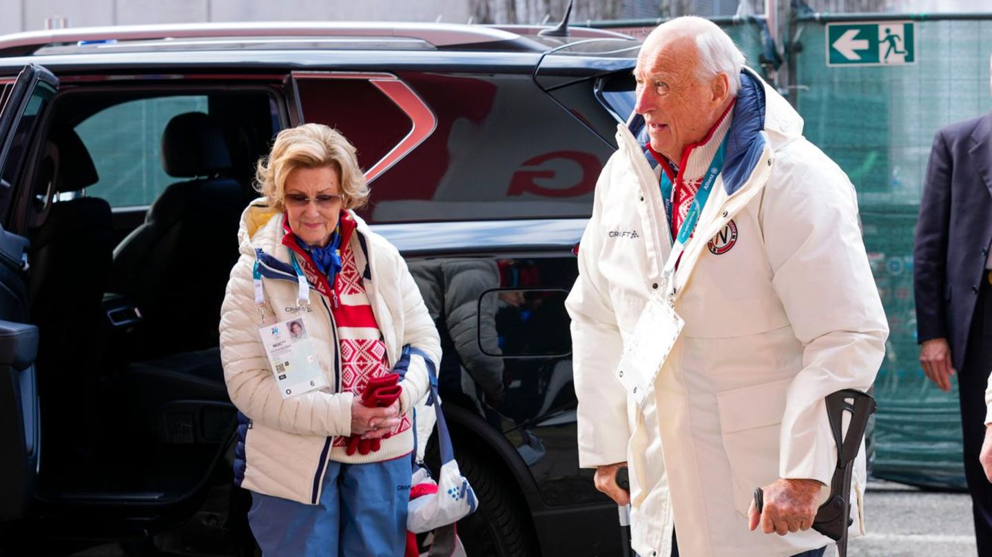 K-nigin-Sonja-K-nig-Harald-Trotz-Krise-K-nigin-Sonja-und-K-nig-Harald-von-Norwegen-verlassen-das-Land