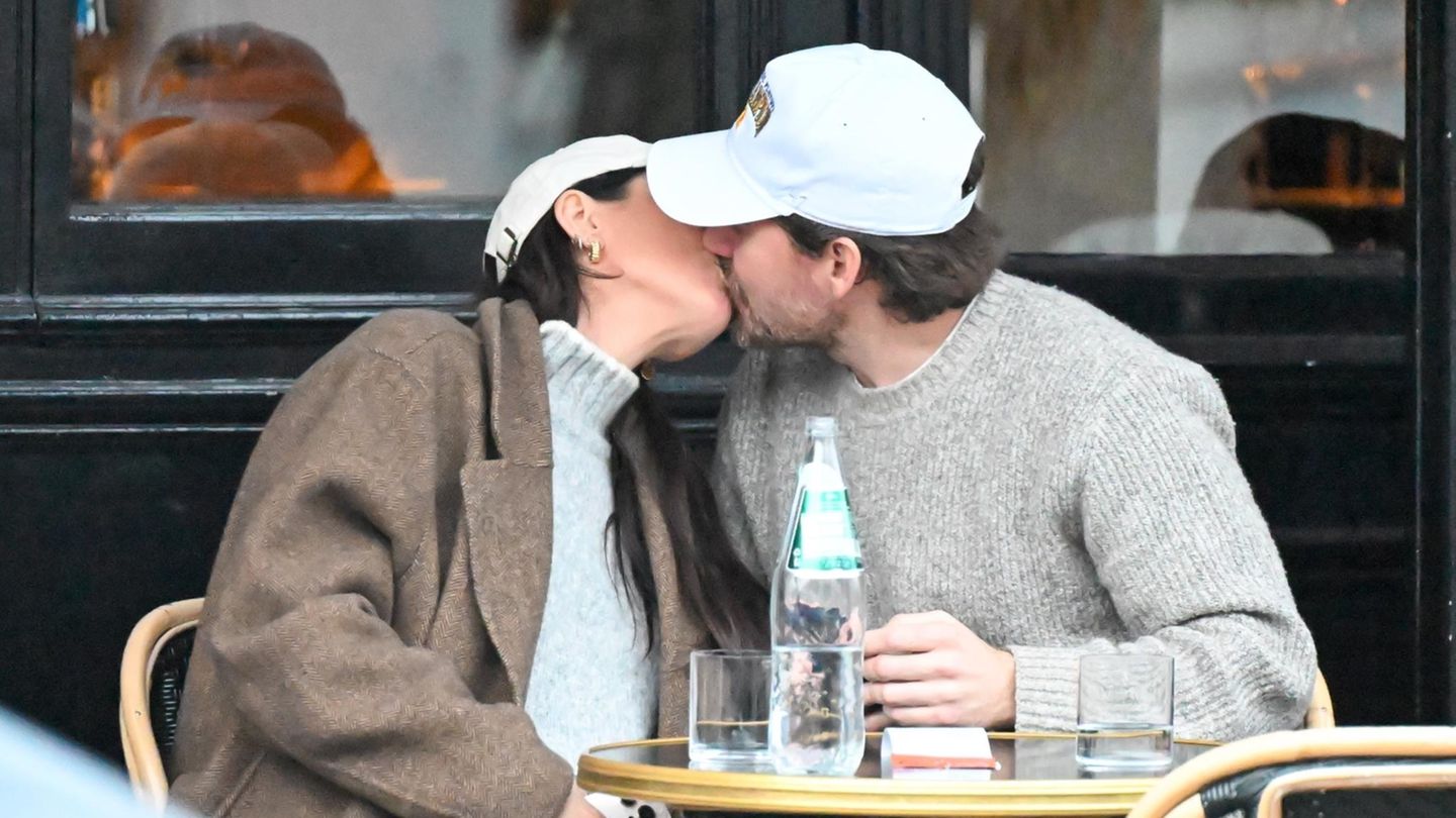 Spotted-Serienstars-beim-Knutschen-erwischt