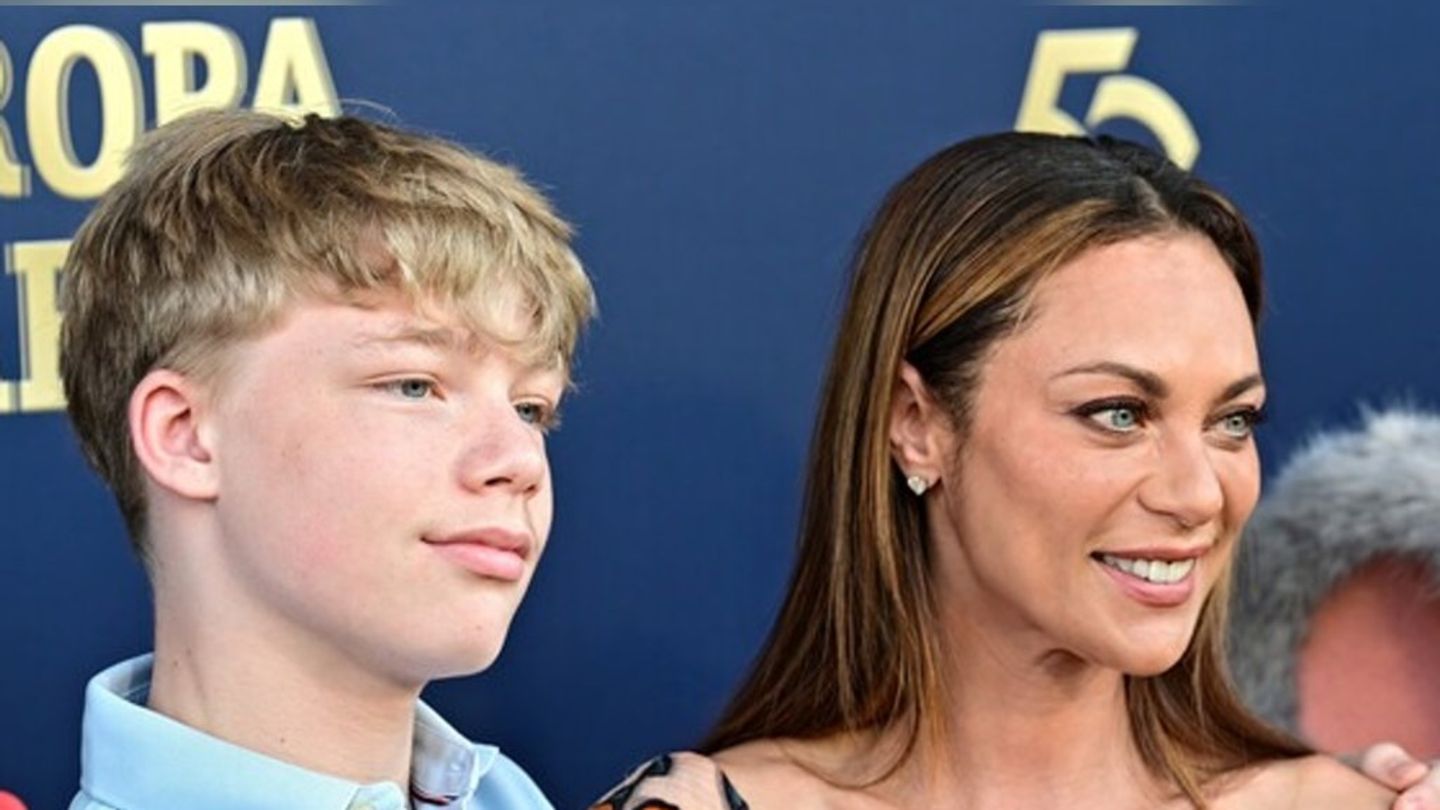 Lilly-Becker-So-liebevoll-gratuliert-sie-Sohn-Amadeus