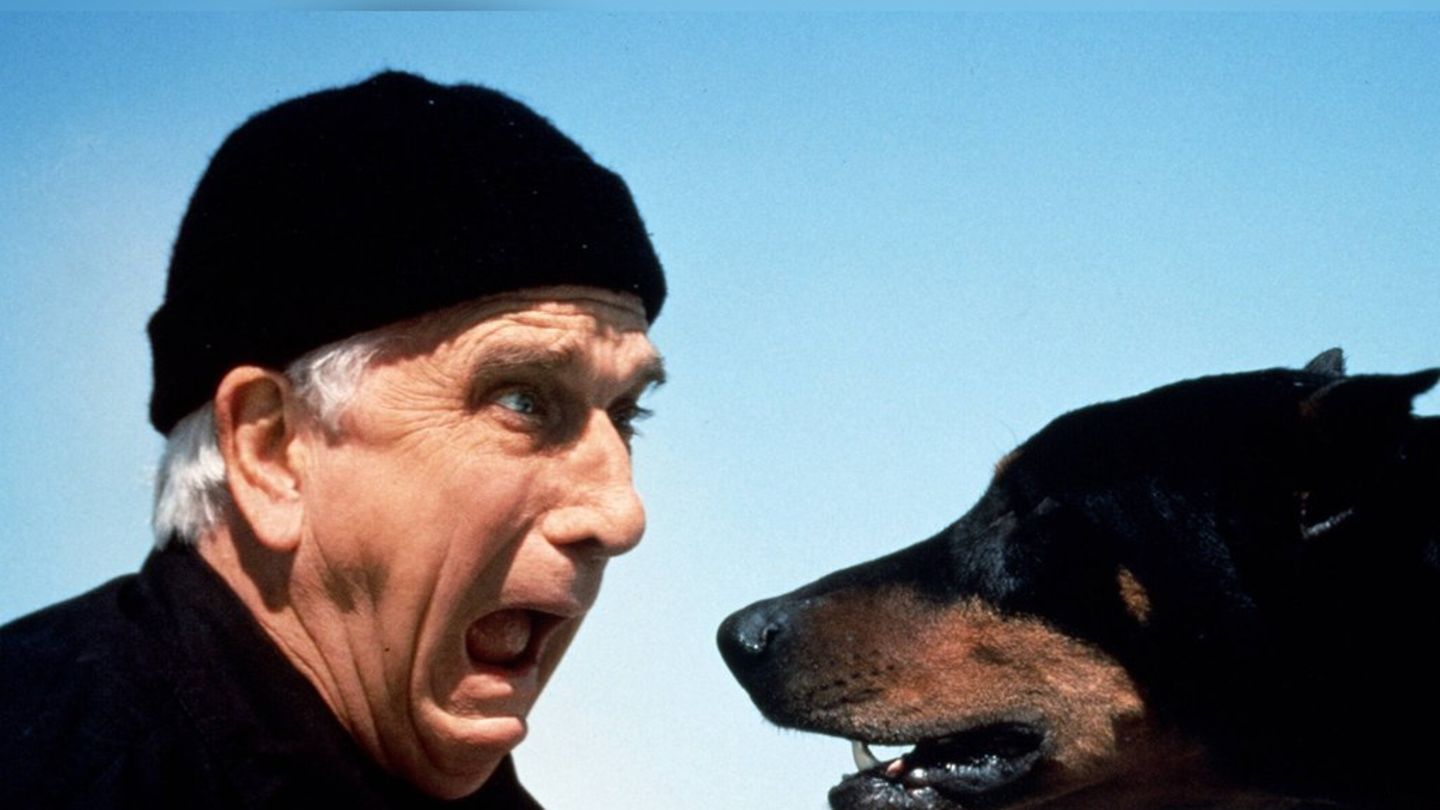 -Nackte-Kanone-Star-Leslie-Nielsen-Comedy-Legende-w-re-heute-100-Jahre-alt