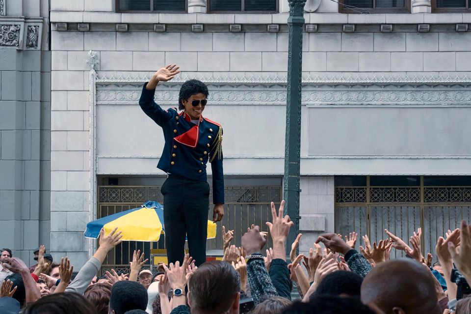 Jafaar Jackson als Michael Jackson im gleichnamigen Biopic.