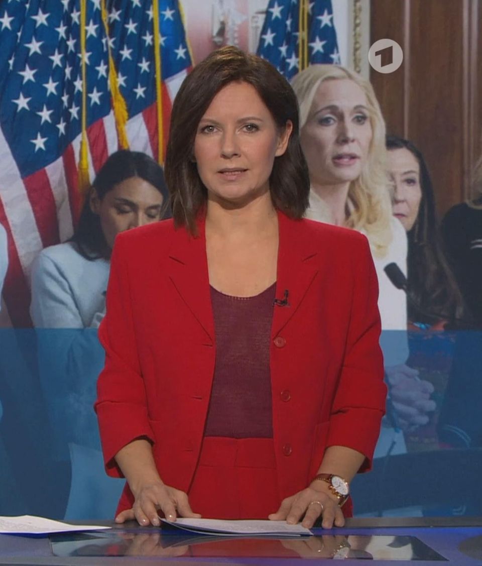 tagesschau-primetime-eklat-nachrichtensprecherin-zeigt-im