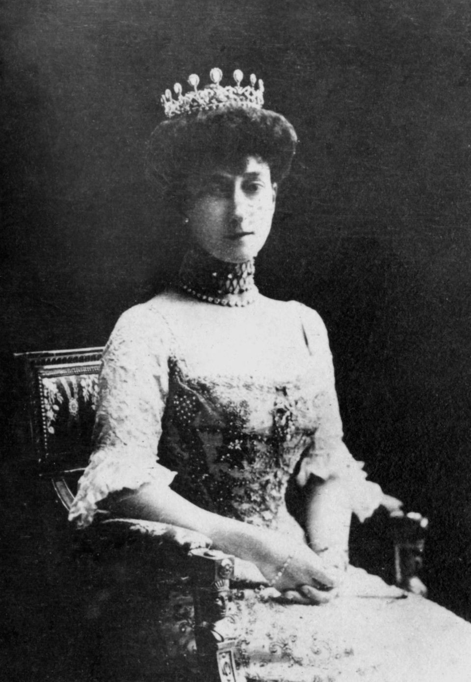 Prinzessin Maud von Wales, die spätere Königin Maud von Norwegen (1869 - 1938). Es existiert kein Bild von ihr, wo sie ihre Aigrette-Tiara trägt.