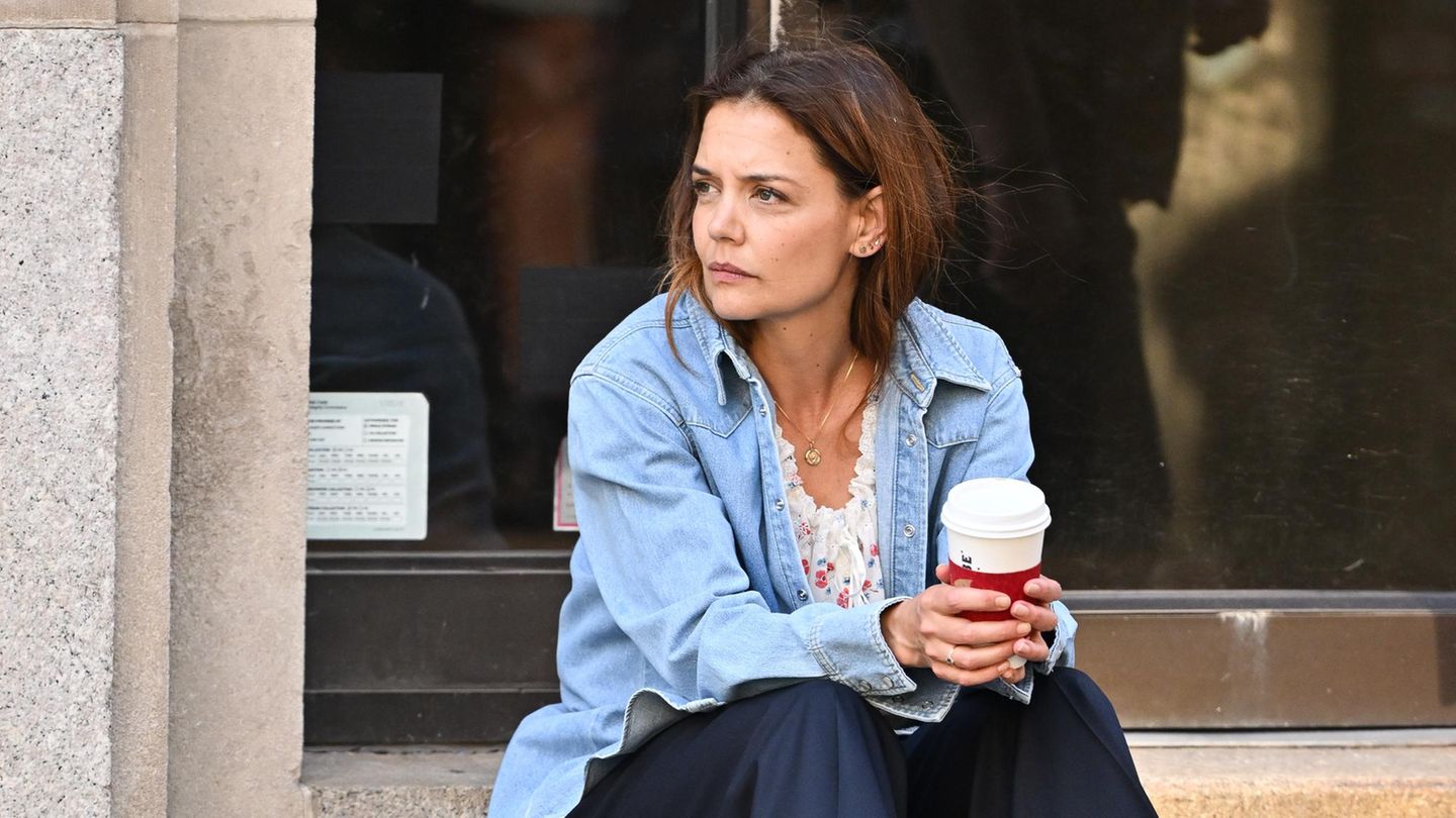 Katie Holmes: Fotos zeigen sie erstmals nach Tod von James Van Der Beek