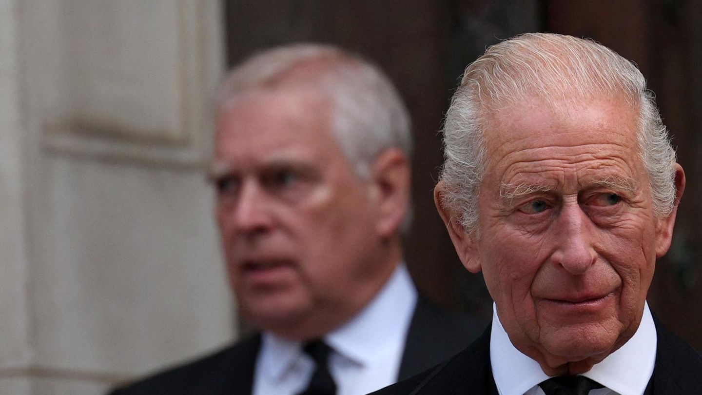 König Charles: Half er Andrew, den Karren aus dem Dreck zu ziehen?