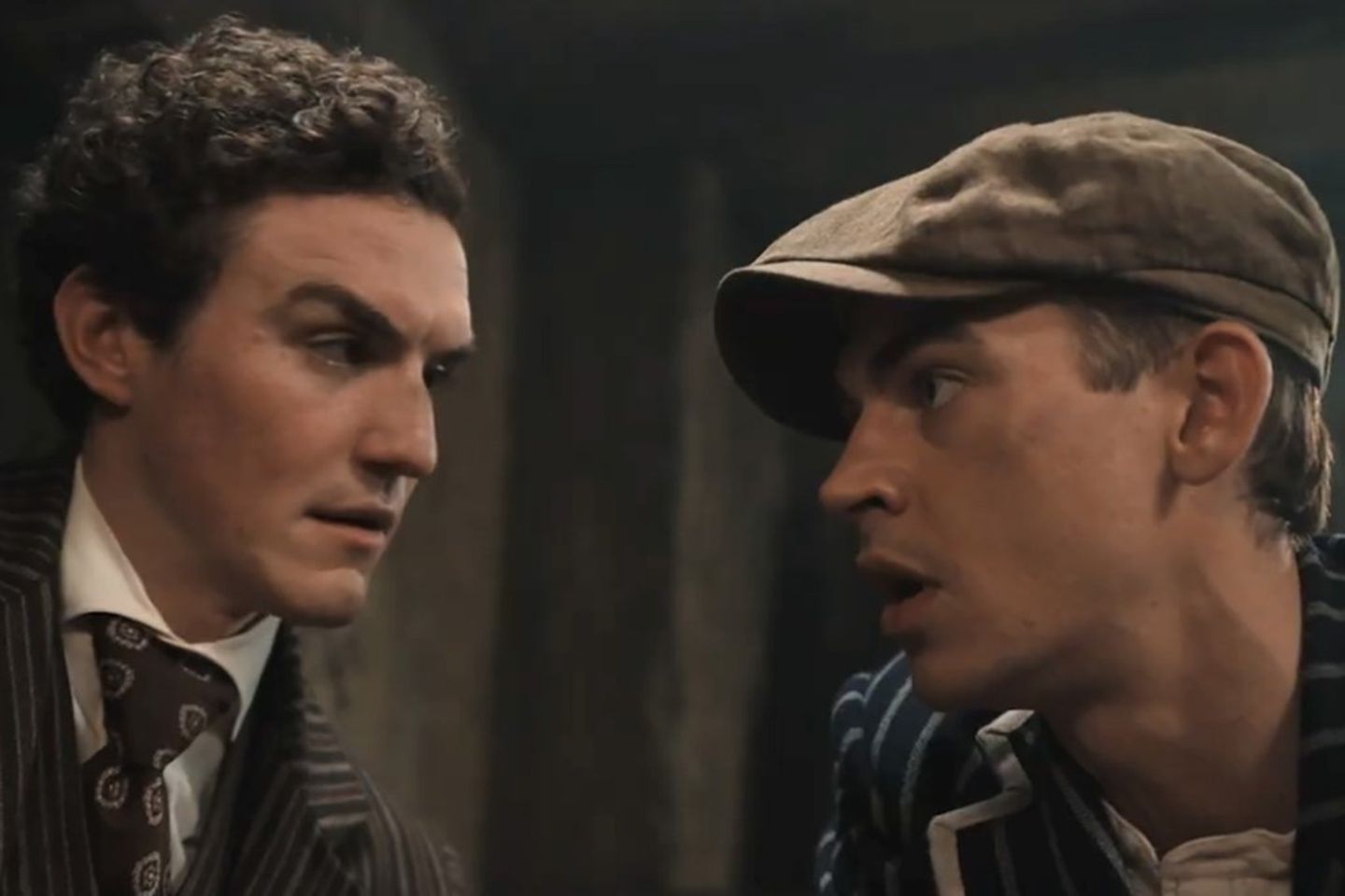 Starregisseur Guy Ritchie führt bei den ersten beiden Folgen von "Young Sherlock" Regie.