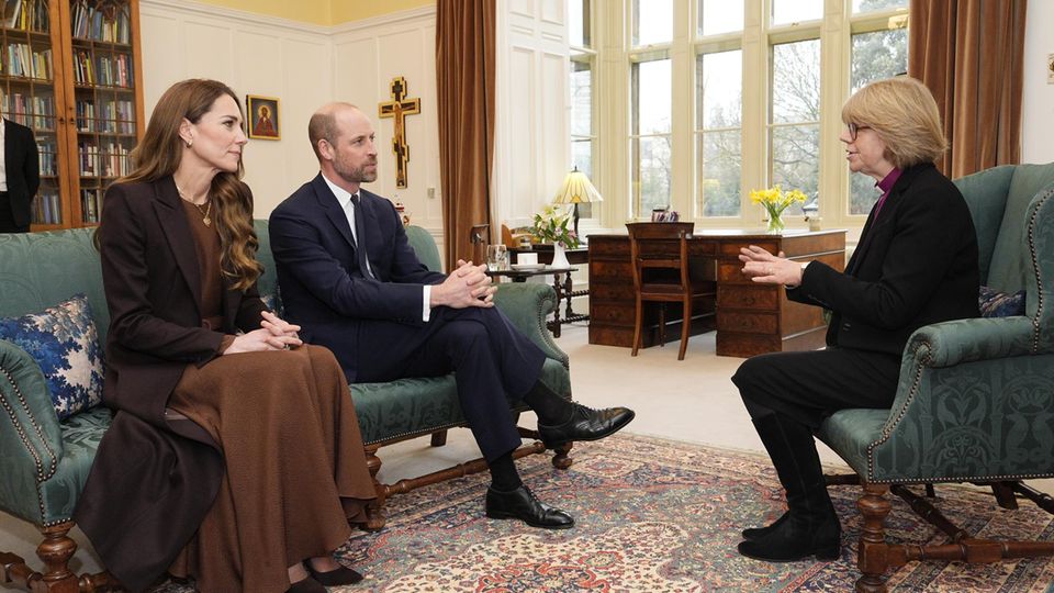 Кэтрин, принцесса Уэльская, принц Уильям и Сара Маллалли на встрече 5 февраля 2026 года.