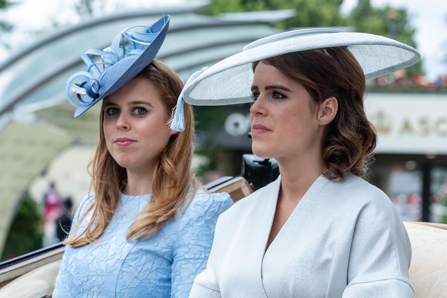 Prinzessin Beatrice + Prinzessin Eugenie: Sie kämpfen um ihre Titel |  GALA.de