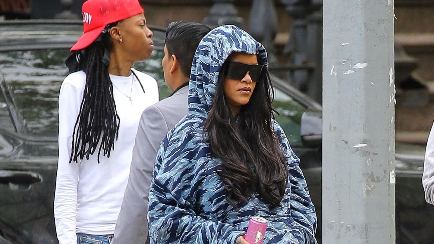 Fashion-Looks: Clever! Mit ihrem Pulli setzt sie besonderes Statement