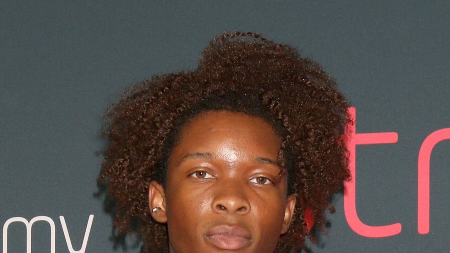 Tote Teenagerin in seinem Auto gefunden: Sänger D4vd wurde festgenommen