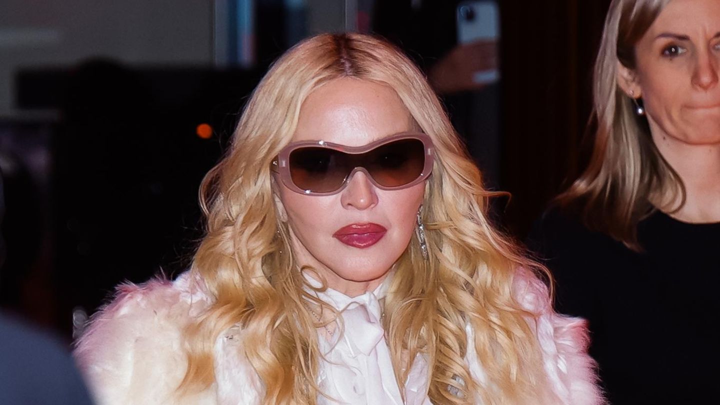 Sabrina Carpenter: Sabrina Carpenter performt mit Madonna ikonische Songs