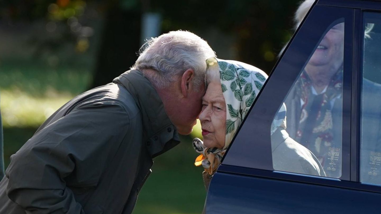 König Charles: Charles erinnert mit rührender Hommage an seine "liebe Mama"