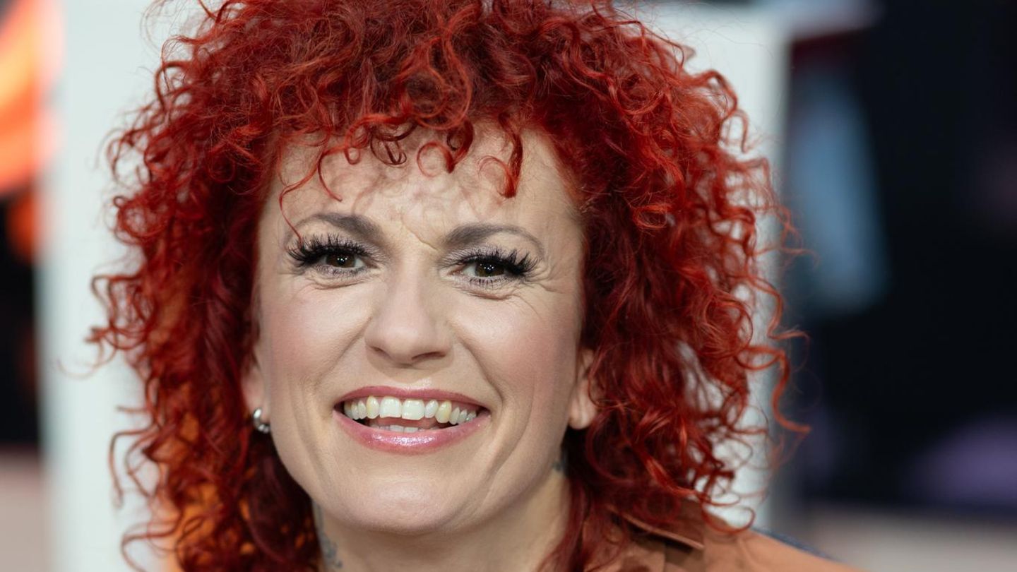 Lucy Diakovska: Lucy Diakovska will Bürgermeisterin werden