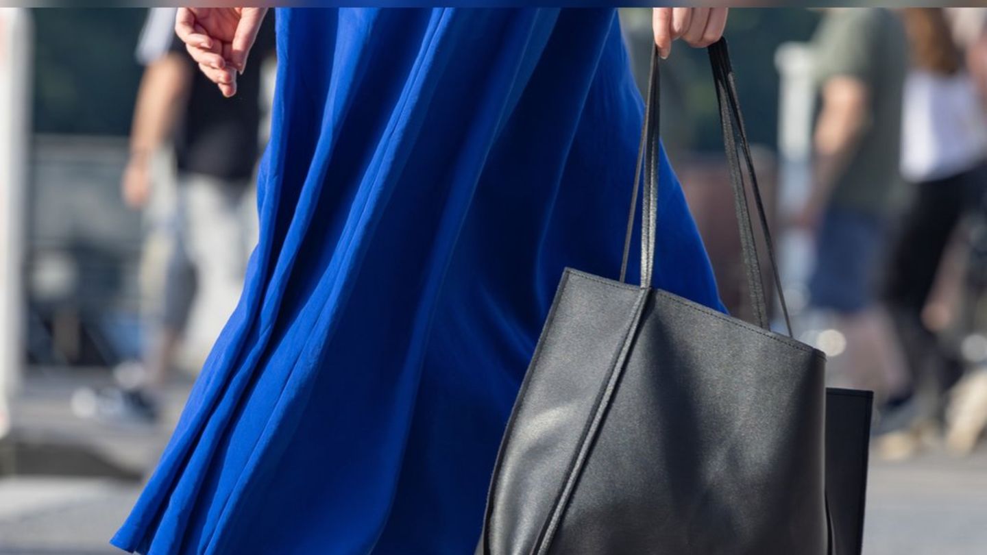 Sneaker zum Kleid: So gelingt der perfekte Frühlingslook