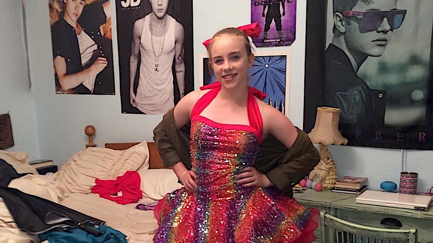 Jugendfotos der Stars: Erkennen Sie diese bezaubernde "Belieberin"?