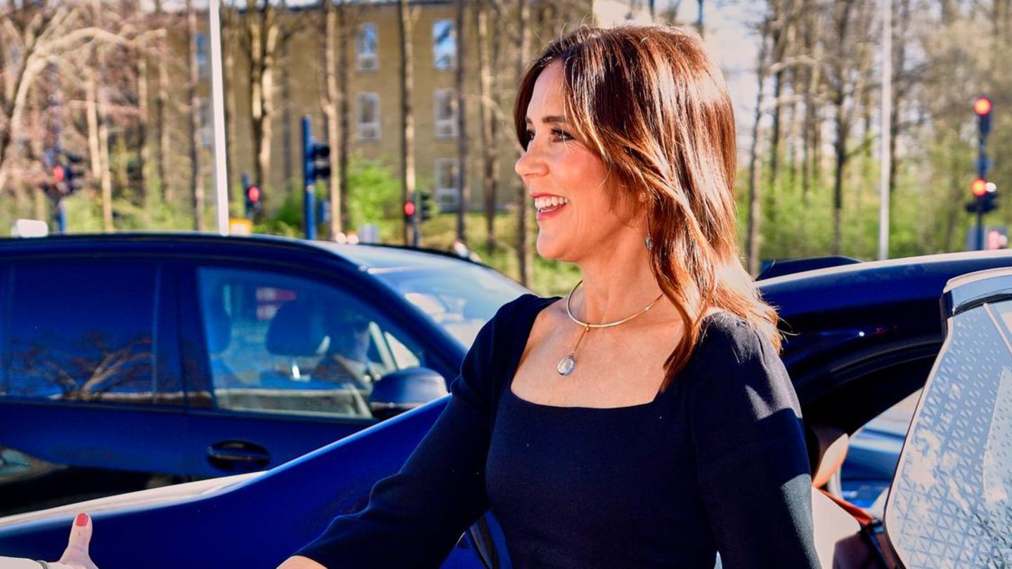 Königin Mary: Von wegen langweilig: So macht sie ihren Look interessant