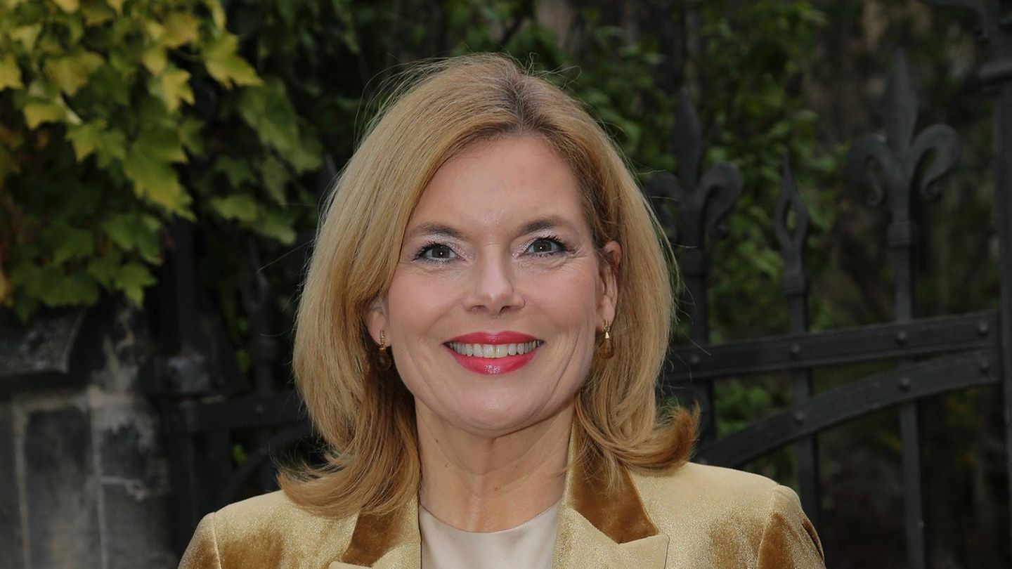 Julia Klöckner: Julia Klöckner sorgt mit Familienbild für Aufsehen