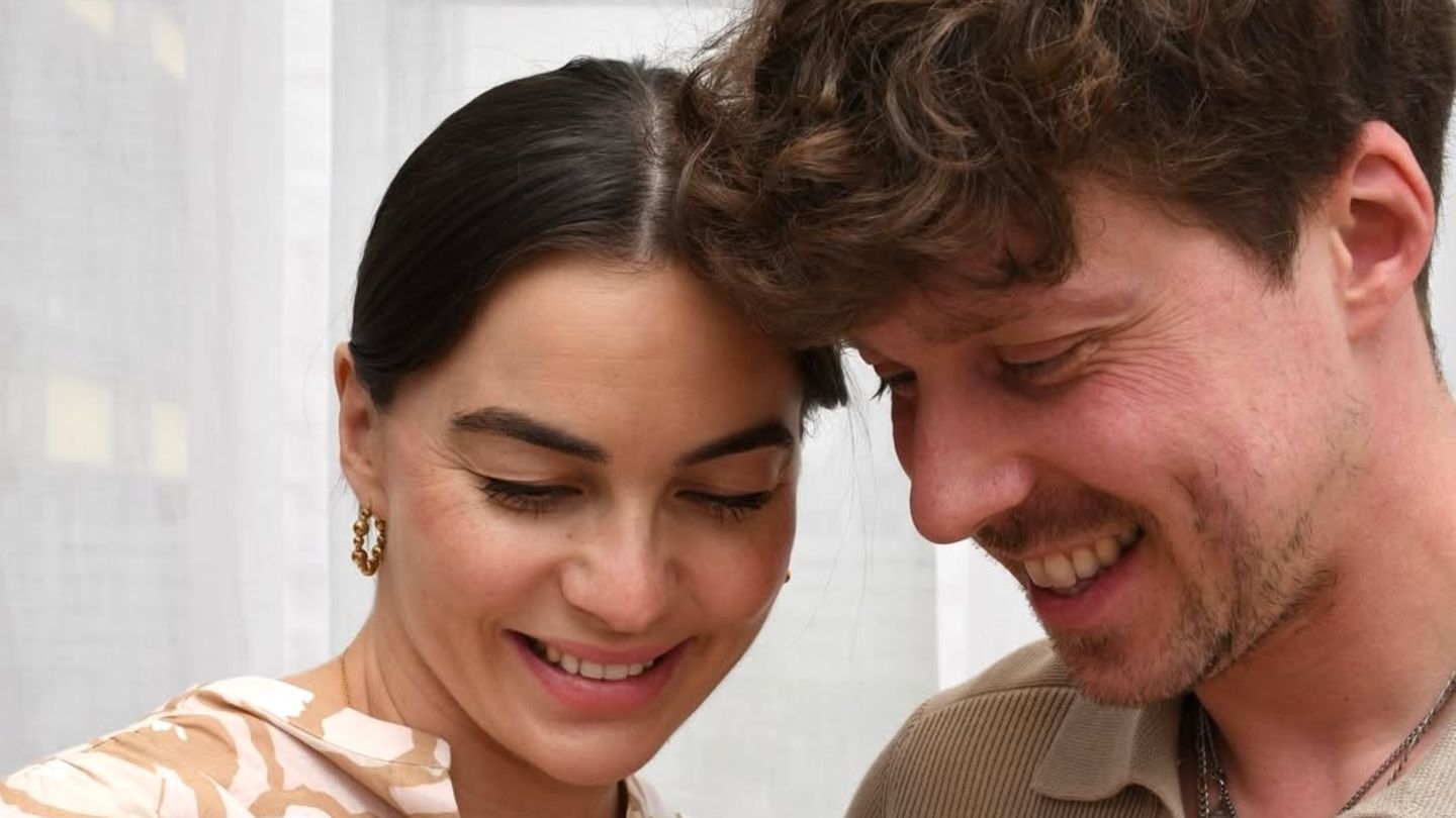 "Let's Dance": "Diese Momente sind kostbar"! Emotionales Fotoshooting mit ihren Töchtern