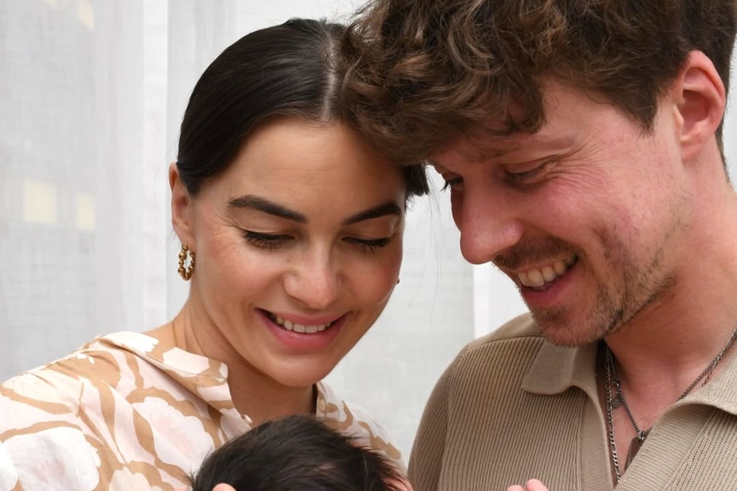 Renata und Valentin Lusin mit ihrer Tochter Tessa