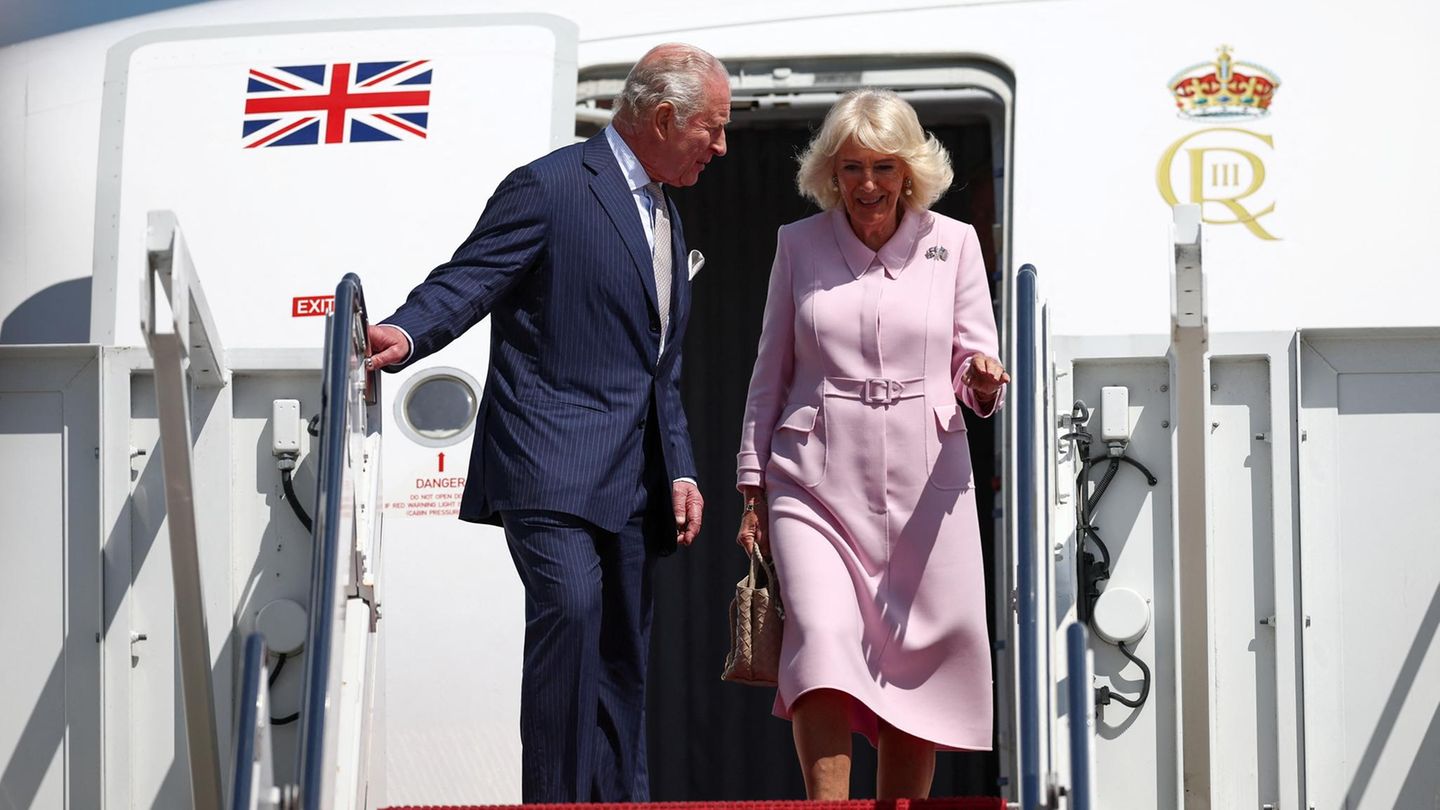 König Charles + Königin Camilla: Die ersten Bilder ihres umstrittenen Staatsbesuchs in den USA
