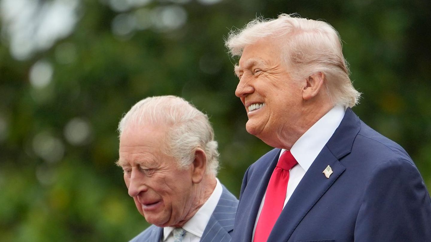 König Charles + Königin Camilla: Trump sorgt bei royaler Begrüßung mit intimem Geständnis für Lacher