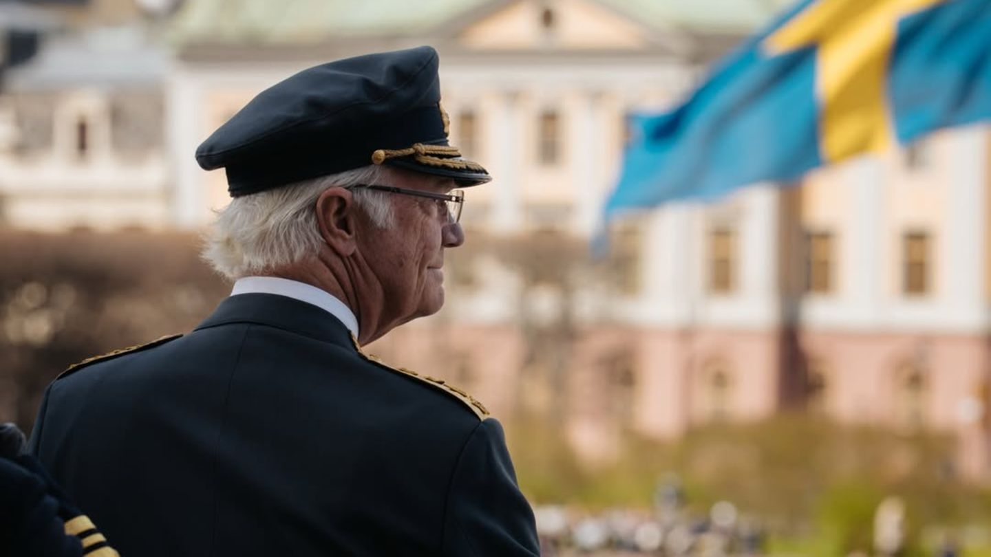 Schwedens König Carl XVI. Gustaf feiert 80. Geburtstag mit royalem Glanz und strengen Sicherheitsvorkehrungen — image 2
