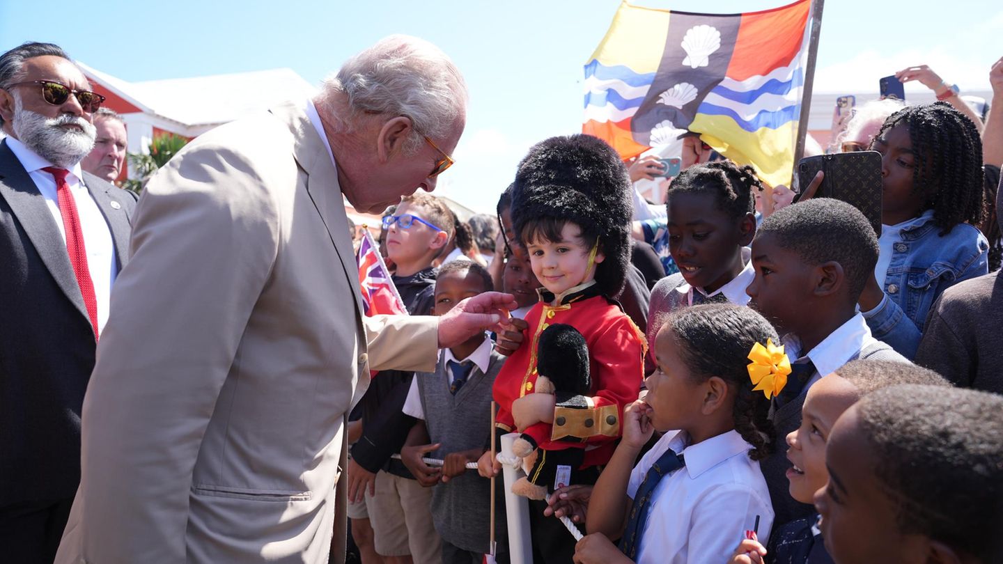 König Charles: Auf den Bermuda-Inseln wird er von einem niedlichen Fan überrascht