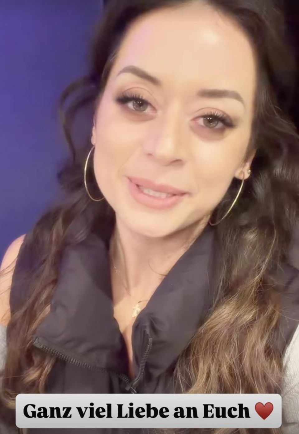 Schock bei "Let's Dance": Profitänzerin Malika Dzumaev bricht auf Showtreppe zusammen — image 5