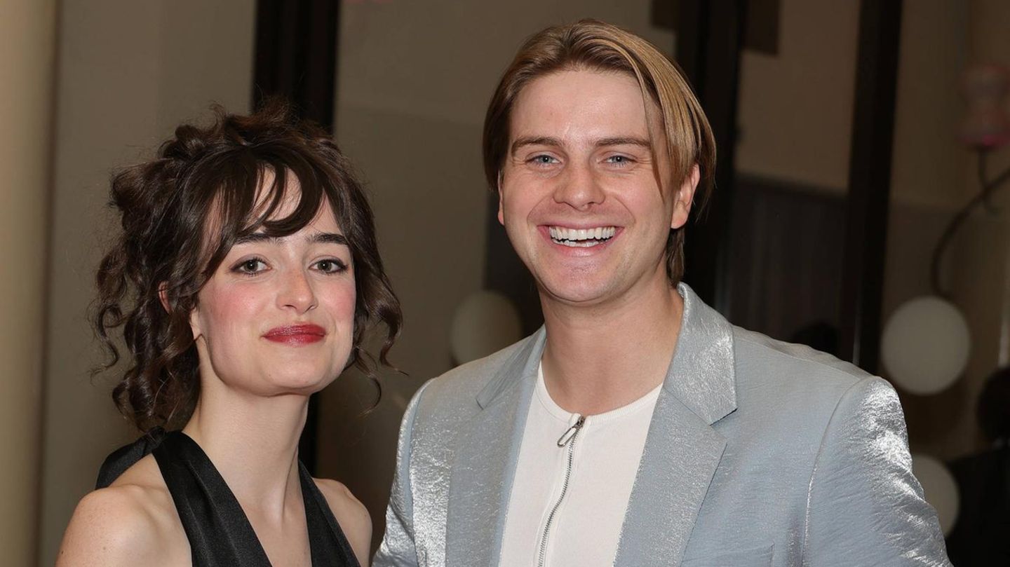 Stars auf Events 2026: Schlagerstar feiert Pärchenpremiere mit Freundin Sara